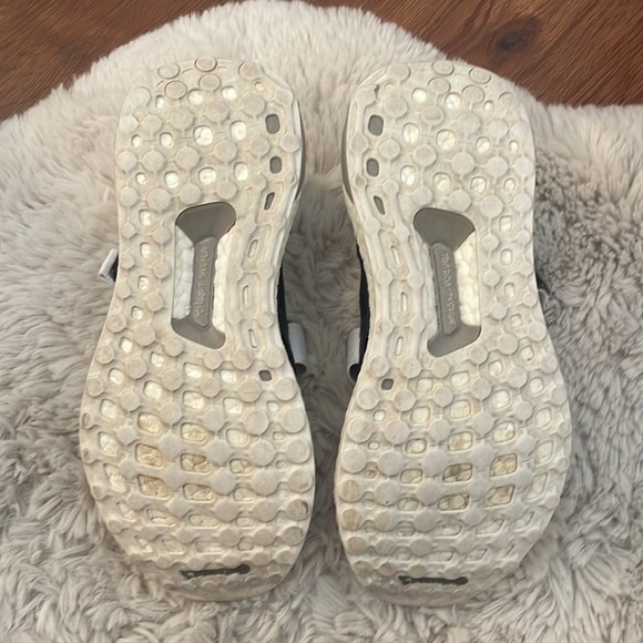 Adidas x Stella McCartney Collab UltraBoost - Picture 3 of 4